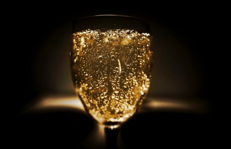 Happy Investments #3 Taschen, Schmuck und ein Gläschen Champagner