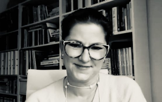 Video-Gast: Die Herrin der Finanzen